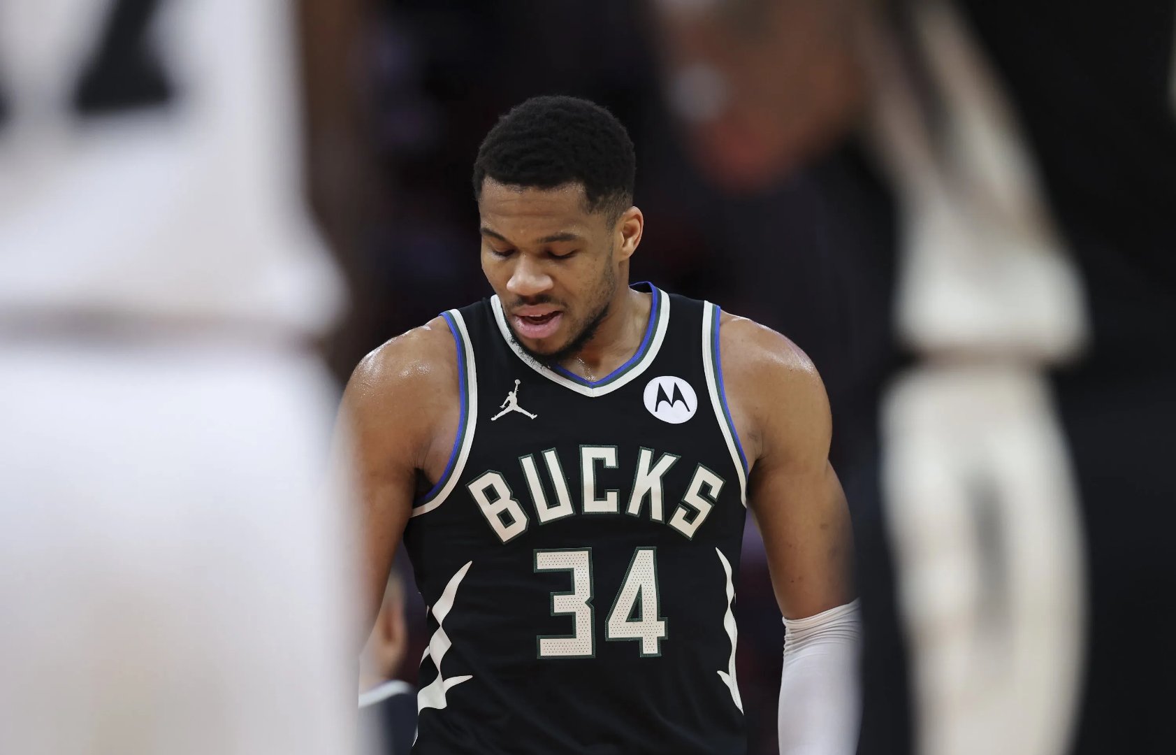 包含雄鹿惨败热火,失去领先优势垫底的词条 包含雄鹿惨败热火,失去领先优势垫底的词条