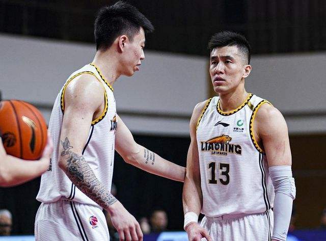 热火险胜山东队，郭艾伦关键制胜